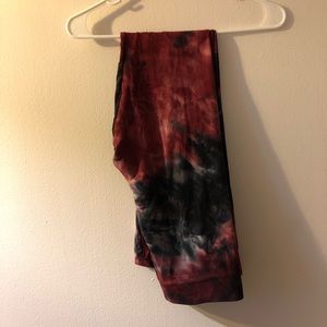 Black and cranberry leggings